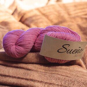 Sueno Worsted Yarn in Bashful by HiKoo